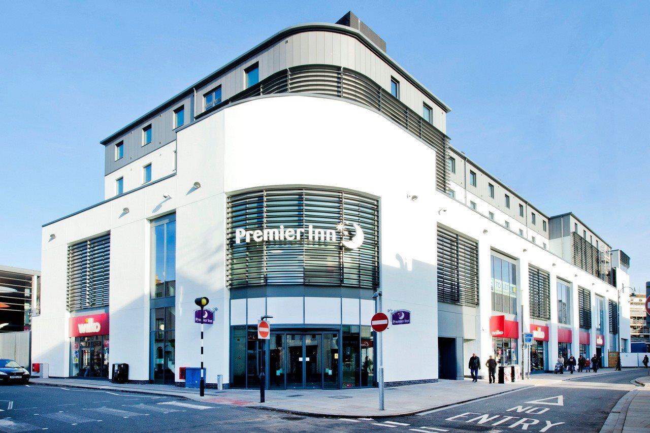 Premier Inn Cheltenham Town Centre Exterior foto